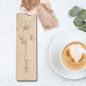 Marque-page en bois – Fleurs et prénom
