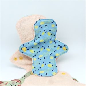 Lot 2 serviettes lavables + 2 protège-slips lavables
