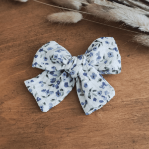 La barrette noeud fleurs bleues