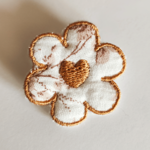 Broche fleurs roses