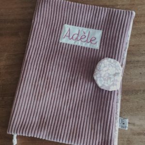 Le protège carnet de santé rose